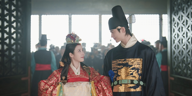 ‘21세기 대군부인’ 아이유, 변우석. 사진| MBC