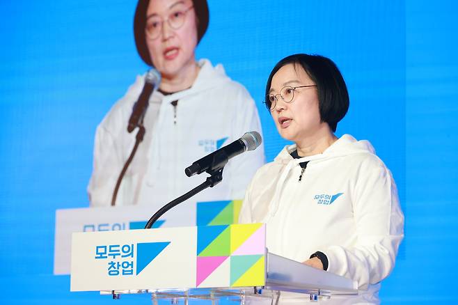 한성숙 중소벤처기업부 장관이 지난 3월 25일 서울 강남구에서 열린 ‘모두의 창업 프로젝트’ 발대식에서 모두발언을 하고있다. [중기부]