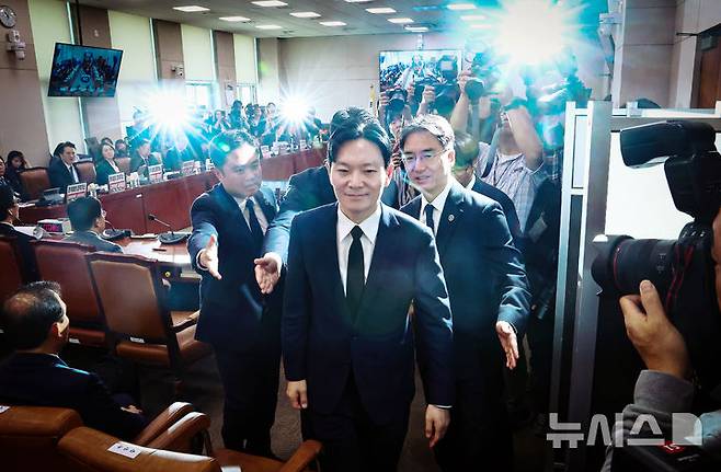 [서울=뉴시스] 김명년 기자 = 10일 법조계에 따르면 대검찰청 감찰위원회는 이번 주 중 쌍방울 대북송금 사건 수사를 맡았던 박 검사에 대한 최종 징계 여부와 수위를 심의할 예정이다. 사진은 쌍방울 대북 송금 사건을 수사했던 박상용 검사 2026.05.10. kmn@newsis.com