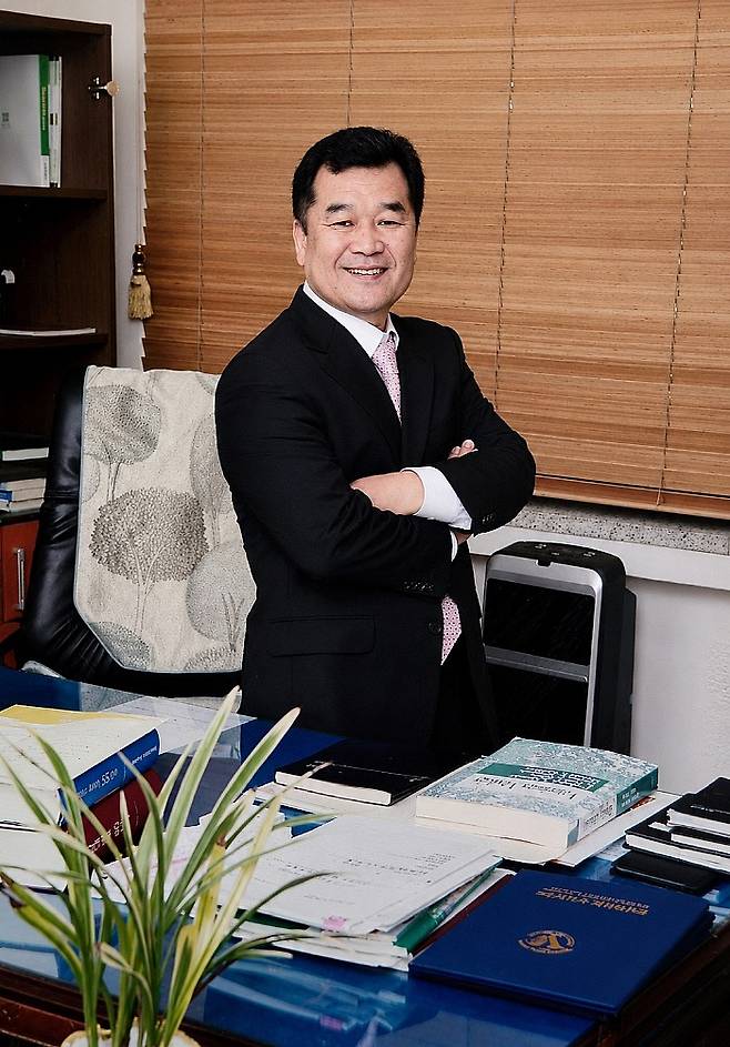 이봉주 전남대 동물병원장.