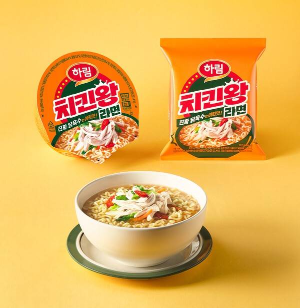 하림이 치킨왕라면을 선보였다. [제공=하림]
