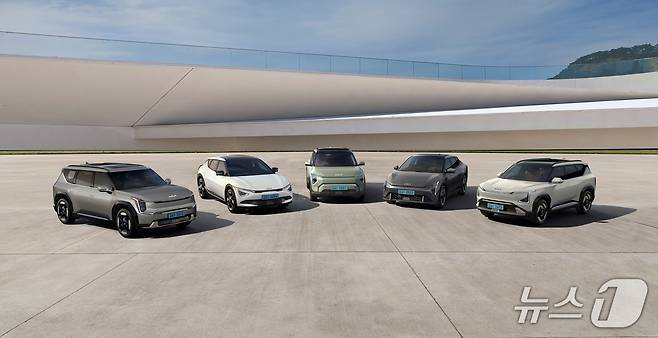 기아 전기차 라인업.왼쪽부터 EV9, EV6, EV3, EV4, EV5.
