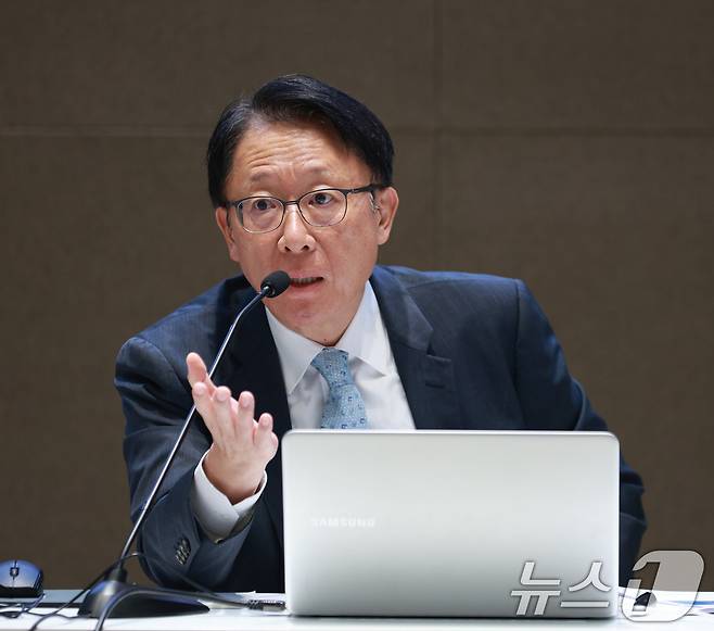 신성환 한국은행 금융통화위원이 서울 중구 한국은행에서 열린 기자간담회에서 발언하고 있다. (한국은행 제공) 2024.9.25 ⓒ 뉴스1