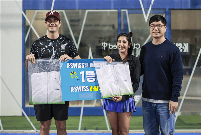혼합복식 1위를 한 주한 파나마 대사 부부. 엠무브 제공