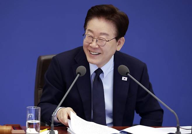 (서울=뉴스1) 이재명 기자 = 이재명 대통령이 6일 청와대에서 열린 제20회 국무회의 겸 제7차 비상경제점검회의에서 발언을 하고 있다. (청와대통신사진기자단) 2026.5.6/뉴스1 /사진=뉴스1화상