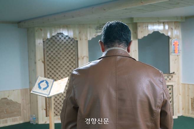 최근 충남 논산시에서 만난 이집트 국적 A씨의 뒷모습. 강한들 기자
