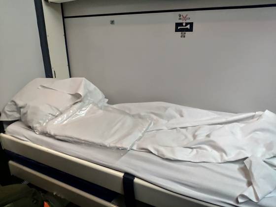 Bed aboard the Bosphorus Express [JOEL DOWN]