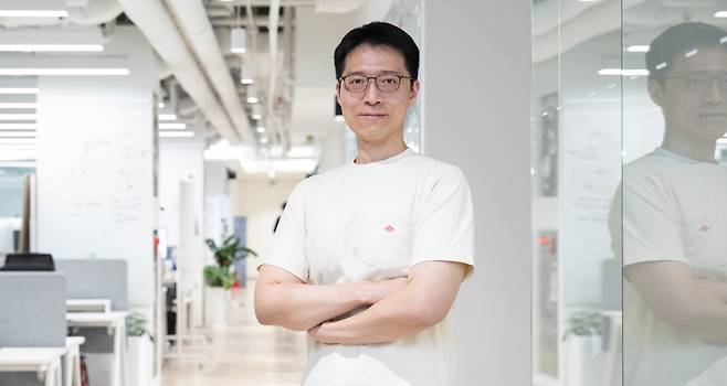 서창훈 비바리퍼블리카(토스) 상무가 30일 오후 서울 강남구 토스 사무실에서 헤럴드경제와 인터뷰를 하기 전 포즈를 취하고 있다. 윤창빈 기자