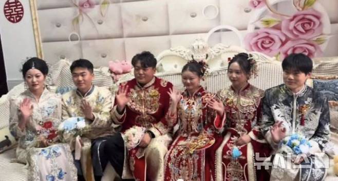 [서울=뉴시스] 중국에서 세쌍둥이 형제가 같은 날 합동 결혼식을 올렸다고 3월 중국판 틱톡인 더우인에 올라와 화제가 됐다. (출처: 더우인). 2025.05.11.