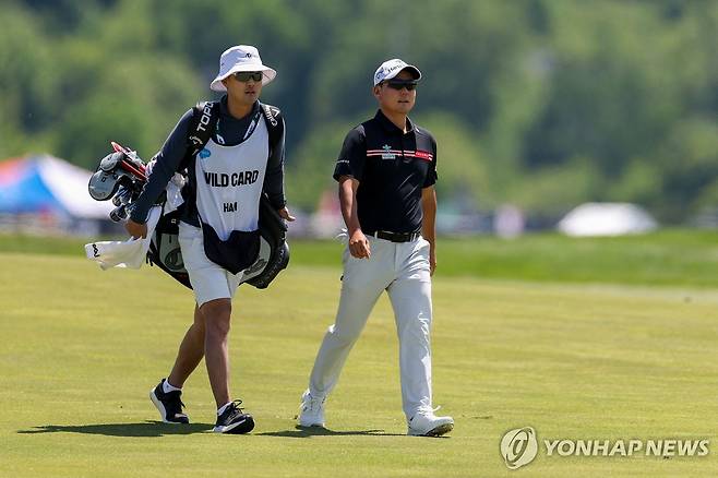 LIV골프에 출전한 함정우(오른쪽) [AFP=연합뉴스]