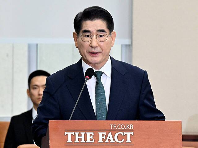 조은석 특별검사팀(내란특검)이 정보사령부 요원들의 정보를 유출한 혐의로 재판에 넘겨진 김용현 전 국방부 장관에게 징역 5년을 구형했다. /배정한 기자