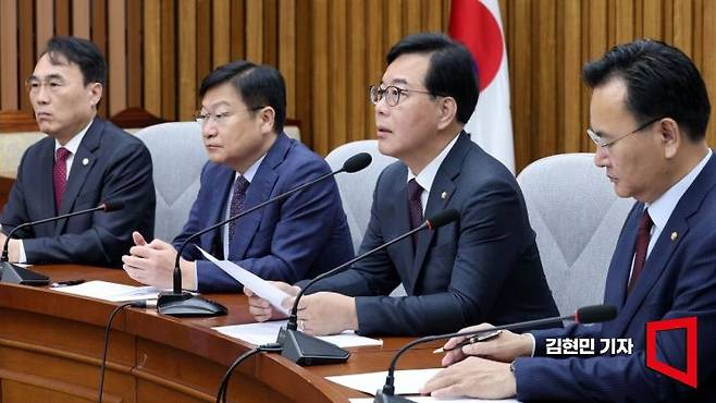 송언석 국민의힘 원내대표가 12일 국회에서 열린 원내대책회의에서 발언하고 있다.