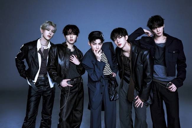 YH Entertainments new boy group Sequence has heightened anticipation for their debut by releasing group and unit concept photos and clips for the Gazed version of their first debut mini-album, Sequence 01: Curiosity. Sequence is a five-member group consisting of Zhang Hao, Ricky, Kim Kyubin, and Han Yujin from Zero Base One, and Yoo Seung-eon from Even. They are the first boy group to be introduced in approximately four years since Tempest.In the released photos, the members exuded chic charms while wearing stylish Poet Core looks. Their calm yet intense gazes emphasized the visual synergy of the five members, while the accompanying concept clips showcased their professional side and trendy physiques, reminiscent of a professional photoshoot scene.This album, Sequence 01: Curiosity, marks the beginning of the journey that Sequence will unfold. With curiosity—an instinctive human emotion—as the theme, the album is set to capture the excitement and intrigue surrounding an unfamiliar world, as well as the subtle inner changes the members undergo during this process.Even before their official debut, Sequence has been garnering intense interest from global fans through large-scale promotions, including prologues, self-produced content, and trailers. By sequentially releasing diverse content that encapsulates the teams identity and the individual charms of each member, they are driving the excitement for their debut to its peak.Sequences first mini-album, Sequence 01: Curiosity, will be released on various music streaming platforms on the upcoming 26th at 6 PM. On the same day at 8 PM, they plan to officially meet with domestic and international fans by holding a simultaneous online and offline fan showcase at the Blue Square WooriWON Banking Hall in Seoul.