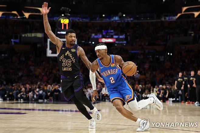 돌파하는 샤이 길저스알렉산더(2번) [게티이미지/AFP=연합뉴스]