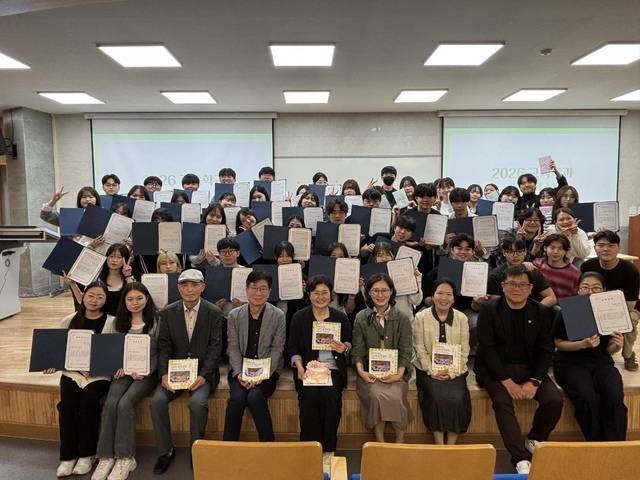 ▲ 서원대학교 교육학과는 지난 12일 '제자사랑·후배사랑 장학금 전달식'을 개최했다. /서원대학교 교육학과 제공