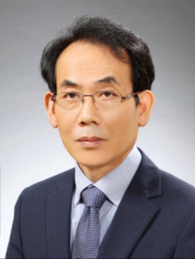윤일현(시인·윤일현교육문화연구소대표)