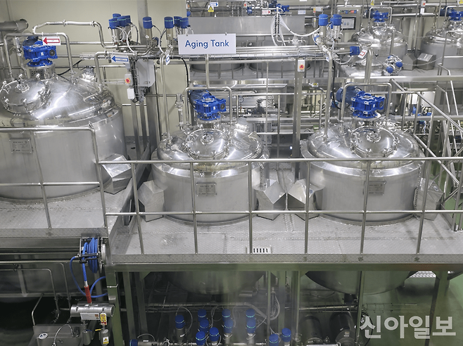 경기도 포천 생산센터 내부에서 벤슨 아이스크림이 만들어지고 있다. [사진=신현숙 기자]