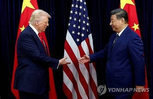 도널드 트럼프 미국 대통령(왼쪽)과 시진핑 중국 국가주석(오른쪽). 로이터 연합뉴스 자료사진.