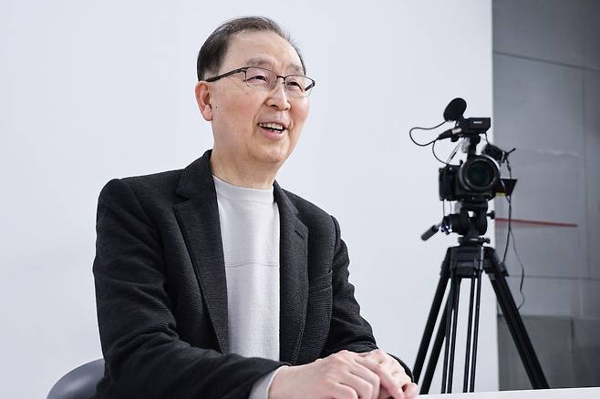 나영무 원장은 “긍정적으로 생각해야 병도 잘 낫는다”며 “다양한 환자들을 진료하면서 알게 된 것”이라고 말했다. 김경록 기자
