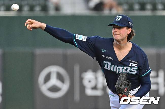 [OSEN=부산, 이석우 기자] 13일 부산 사직야구장에서 2026 신한 SOL KBO 리그 롯데 자이언츠와 NC 다이노스의 경기가 열렸다. 홈팀 롯데는 비슬리가, 방문팀 NC는 테일러가 선발 출전했다.NC 다이노스 선발 투수 테일러가 역투하고 있다. 2026.05.13 / foto0307@osen.co.kr