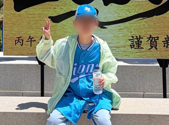 지난 10일 대구에서 가족과 함께 경북 청송군 주왕산국립공원  주봉으로 홀로 등산하러 나섰다가 숨진 채 발견된 A(11초·6)군의 생전 모습. 연합뉴스