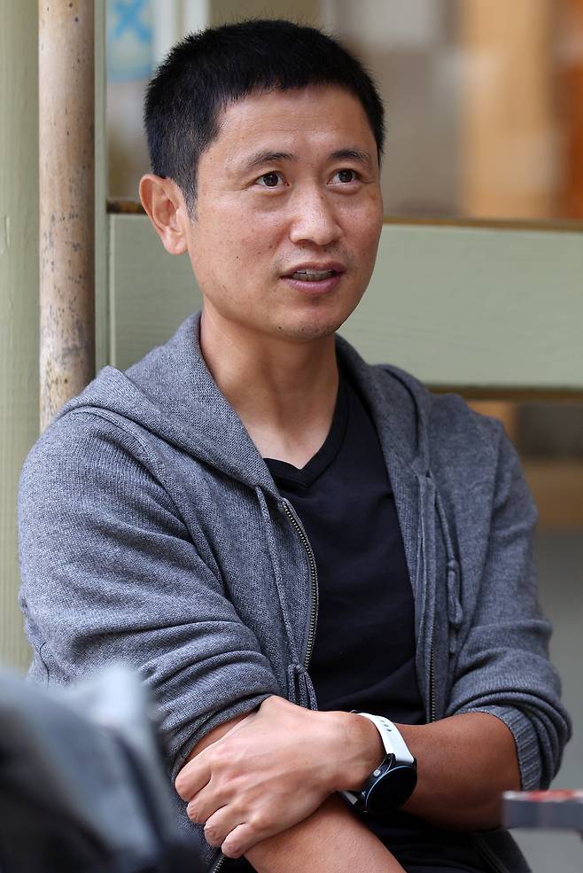 이영표(사진), 박찬하 KBS 해설위원, 구자철 전 KBS 해설위원, 이근호 쿠팡플레이 해설위원, 서형욱 MBC 해설위원은 한국축구가 북중미월드컵서 조별리그를 통과할 수 있을 것이라고 기대했다. 남은 기간 과제는 컨디션 관리, 기동력 강화, 수비 조직력 보완이다. 뉴시스