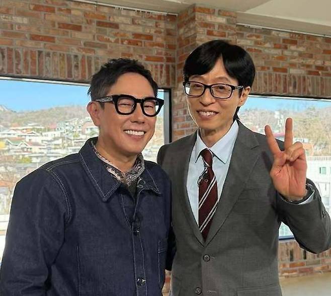 윤종신(왼쪽)과 유재석 /사진=윤종신 SNS