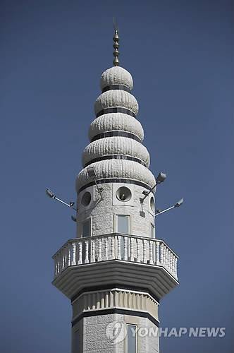 확성기가 설치된 동예루살렘 이슬람사원의 첨탑 [EPA 연합뉴스 자료사진. 재판매 및 DB 금지]