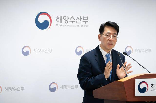 황종우 해양수산부 장관은 14일 해수부 부산청사에서 기자간담회를 열고 북극항로 개척, 호르무즈 해협 봉쇄 대응 방안 등에 대해 설명했다. [사진=해양수산부]