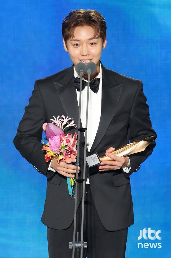 배우 박지훈이 '제62회 백상예술대상'에서 영화부문 남자 신인 연기상을 수상하고 소감을 말하고 있다. 방송·영화·연극과 뮤지컬을 아우르는 국내 유일무이 종합 예술 시상식 '제62회 백상예술대상 with 구찌'는 8일 오후 7시 50분 서울 강남구 코엑스 D홀에서 개최됐다. 특별취재반 / 2026. 05. 08/