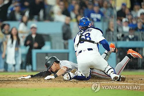 인사이드 더파크 홈런을 완성시키는 이정후. ⓒ연합뉴스 AP