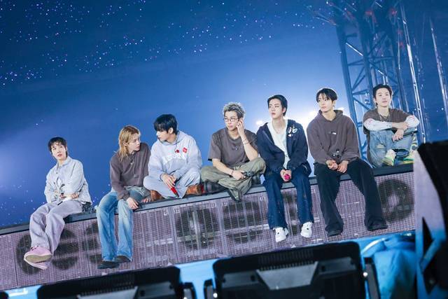 그룹 방탄소년단의 제이홉 지민 뷔 RM 진 정국 슈가(왼쪽부터)가 미국 라스베이거스의 대표 상징물인 스피어에 'ARIRANG' 디지털 콘텐츠를 송출한다./빅히트 뮤직