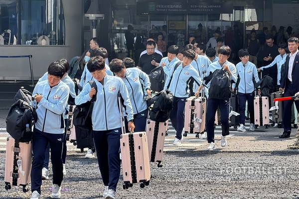 지난 12일 중국 베이징 서우두 공항에 도착한 내고향여자축구단. 게티이미지코리아