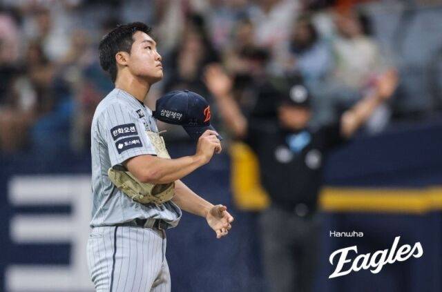 한화 이글스 정우주가 14일 서울 고척스카이돔에서 열린 키움 히어로즈와의 원정경기서 투구하고 있다./한화 이글스 제공