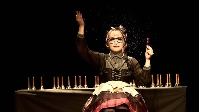 춘천마임축제에서 선보일 클라운비비의 핸드벨극장