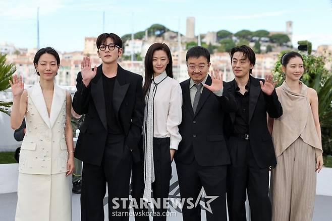 영화 '군체' 칸 국제영화제 공식 포토콜 //사진=/AFPBBNews=뉴스1=스타뉴스