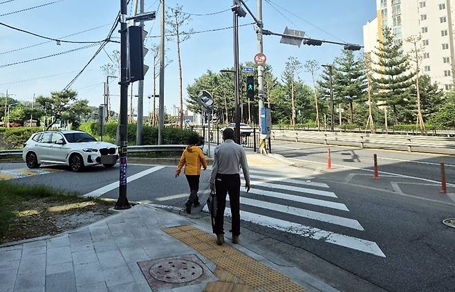 구리시, 역사거리 구간 '수동 조작 신호등' 설치 [구리시 제공. 재판매 및 DB 금지]