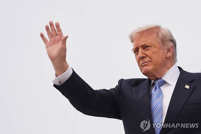 방중 마치고 귀국길 오르는 트럼프 [AP 연합뉴스. 재판매 및 DB 금지]