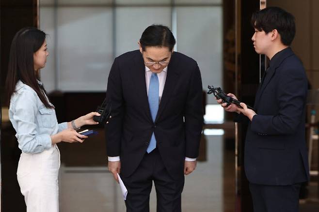 사죄 인사하는 이재용 삼성전자 회장(사진=연합뉴스)