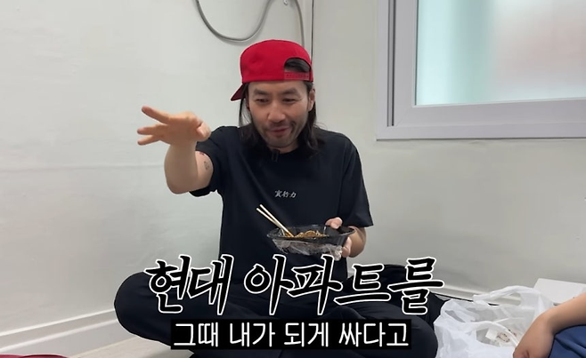 지난 15일 공개된 방송인 노홍철의 유튜브 채널 ‘노홍철’ 한 장면. 사진 노홍철 유튜브 방송화면 캡쳐