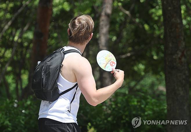 한낮 최고 31도…초여름 더위 시작