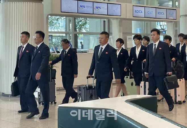 북한 내고향여자축구단이 AFC 여자 챔피언스리그 경기를 위해 17일 입국했다.
