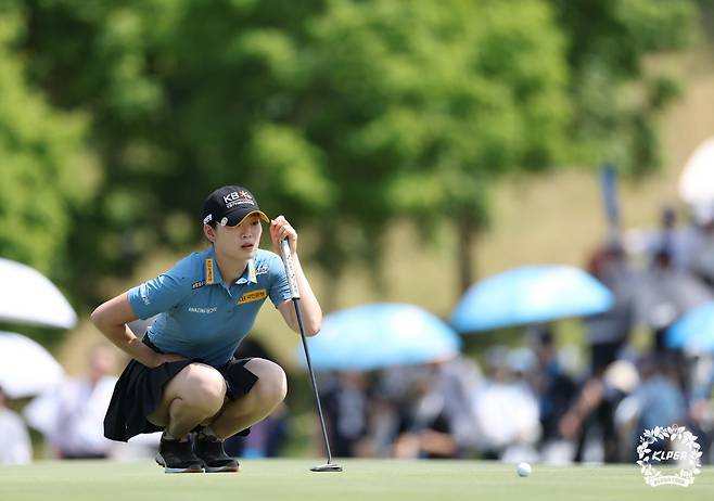 방신실 2026제18회두산매치플레이 결승3,4위전 5번홀 그린 파악
