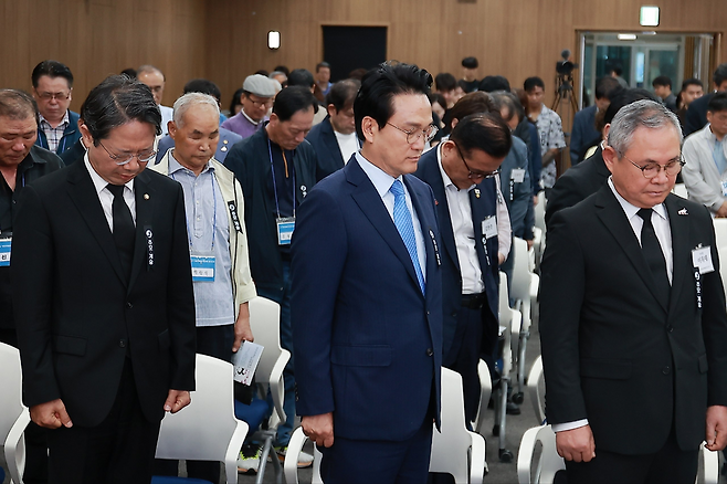 ▲ 18일 안민석 경기도교육감 후보가 제46주년 5·18 민주화운동 경기도 기념행사에 참석하고 있다./사진제공=안민석 경기도교육감 민주진보 단일후보 '안심캠프'
