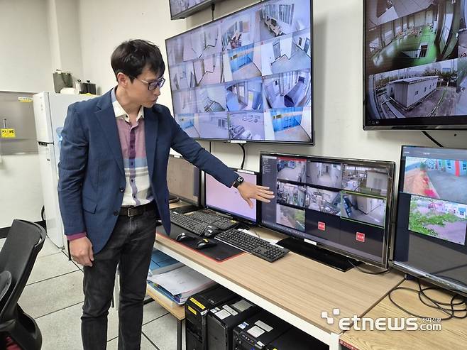전북본부에 위치한 CCTV 상황실. 전북본부는 김제·전주 2개 사이트로 운영 중인데 김제 소재 상황실에서 전주 사이트의 모든 CCTV 역시 상시 모니터링할 수 있도록 해 취약점을 없앴다.