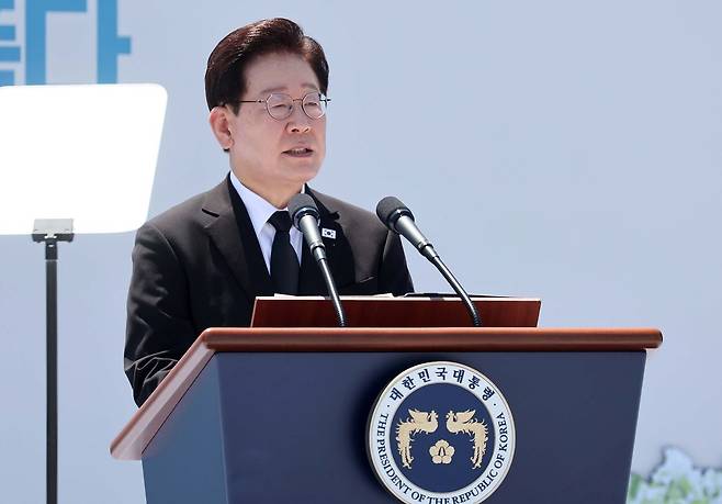 이재명 대통령이 18일 5.18 민주광장에서 열린 제 46주년 5.18 민주화운동 기념식에 참석해 기념사를 하고 있다. [청와대사진기자단]