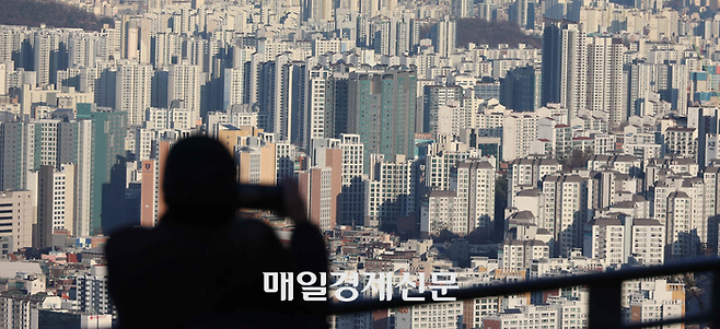 남산에서 바라본 서울 도심의 아파트 [이승환 기자]