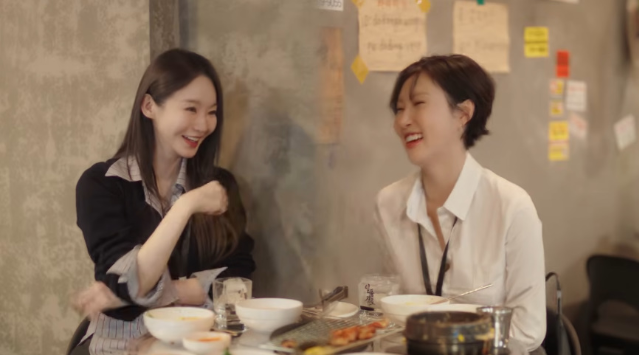 인터넷 역사상 가장 강력한 ‘밈(Meme)’의 주인공으로 박제되었던 다비치 강민경이 과거의 뼈아픈 상처를 정면으로 마주했다. 사진=유튜브 채널 ‘걍밍경’