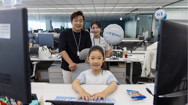 지난 16일 서울 종로구 그랑서울에서 열린 '그랑열린데이' 행사에서 GS건설 임직원과 가족들이 회사가 마련한 체험 프로그램에 참여하고 있다. /사진=GS건설 제공