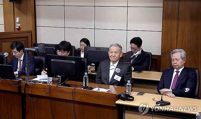단전·단수 지시' 이상민 2심서 징역 9년 선고 (서울=연합뉴스) 이상민 전 행정안전부 장관이 12일 서초구 서울고등법원에서 열린 항소심 선고공판에 출석해 선고를 듣고 있다.       
    서울고법 내란전담재판부인 형사1부(윤성식 부장판사)는 이날 내란 중요임무 종사, 위증 등 혐의로 재판에 넘겨진 이 전 장관에게 징역 9년을 선고했다. 2026.5.12 [서울고법 제공. 재판매 및 DB금지] photo@yna.co.kr